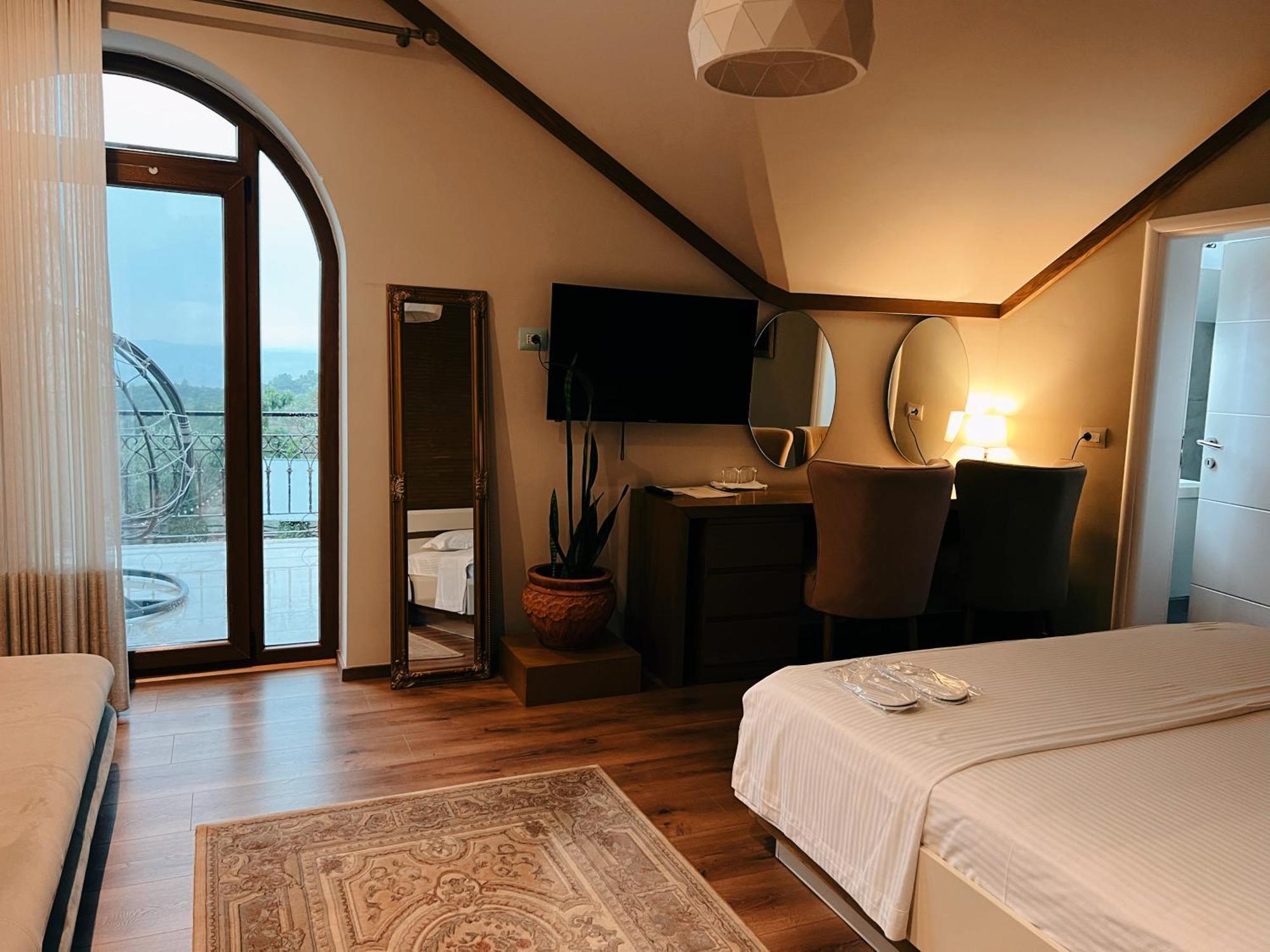 Chateau Fasel Tirana Kültér fotó