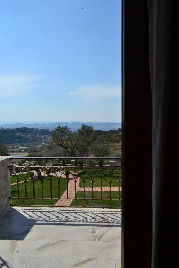 Chateau Fasel Tirana Kültér fotó